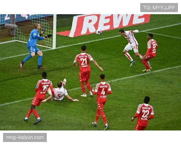 通讯：走进一家德甲俱乐部的战术分析室，看他们如何利用视频剪辑来指导防守。